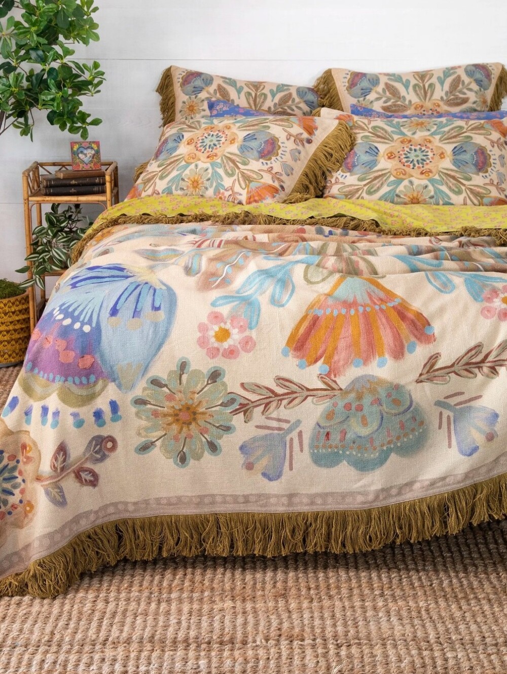 NATURAL LIFE | BOHO FRINGE BEDSPREAD - Cream Mandala, Full/Queen